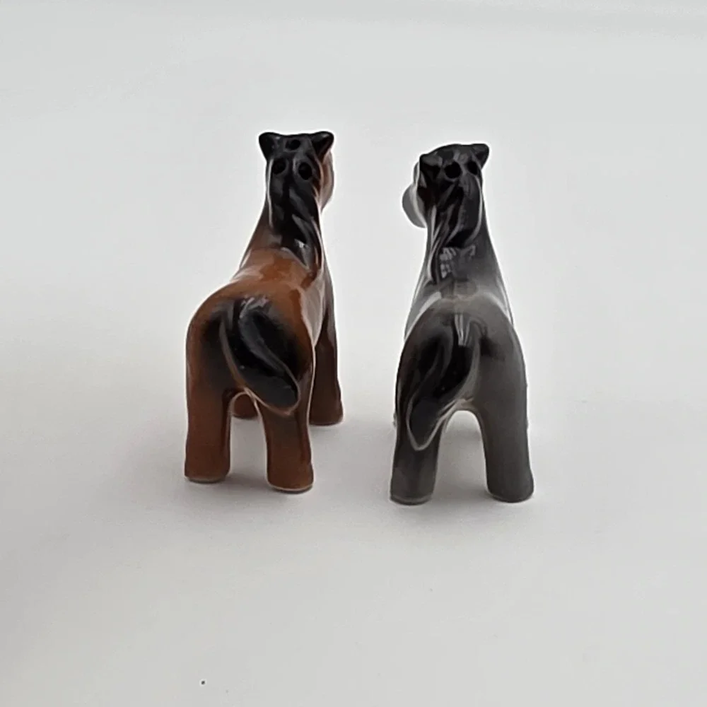 Cracker Barrel Ceramic‎ Mini Horse Salt/Pepper Shaker Set